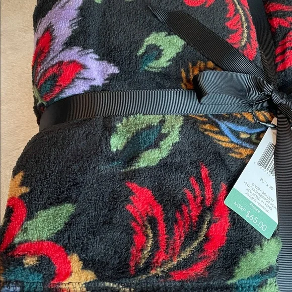 NWT Vera Bradley Essential Throw in Venetian Paisley Pattern - Picture 10 of 12